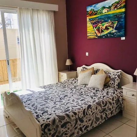 Beautiful Near The Sea Apartment