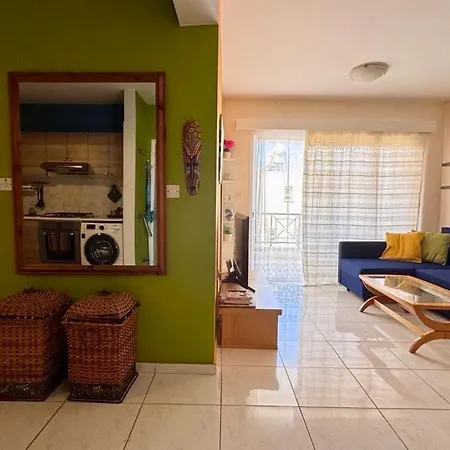 Beautiful Near The Sea Апартаменты Пафос